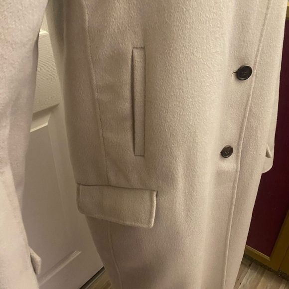 MaxMara Cream Trench Coat with Hood - Picture 3 of 13
